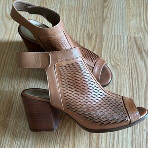 Vince Camuto Madesti open toe perforated leather stacked block heels. Size 8.